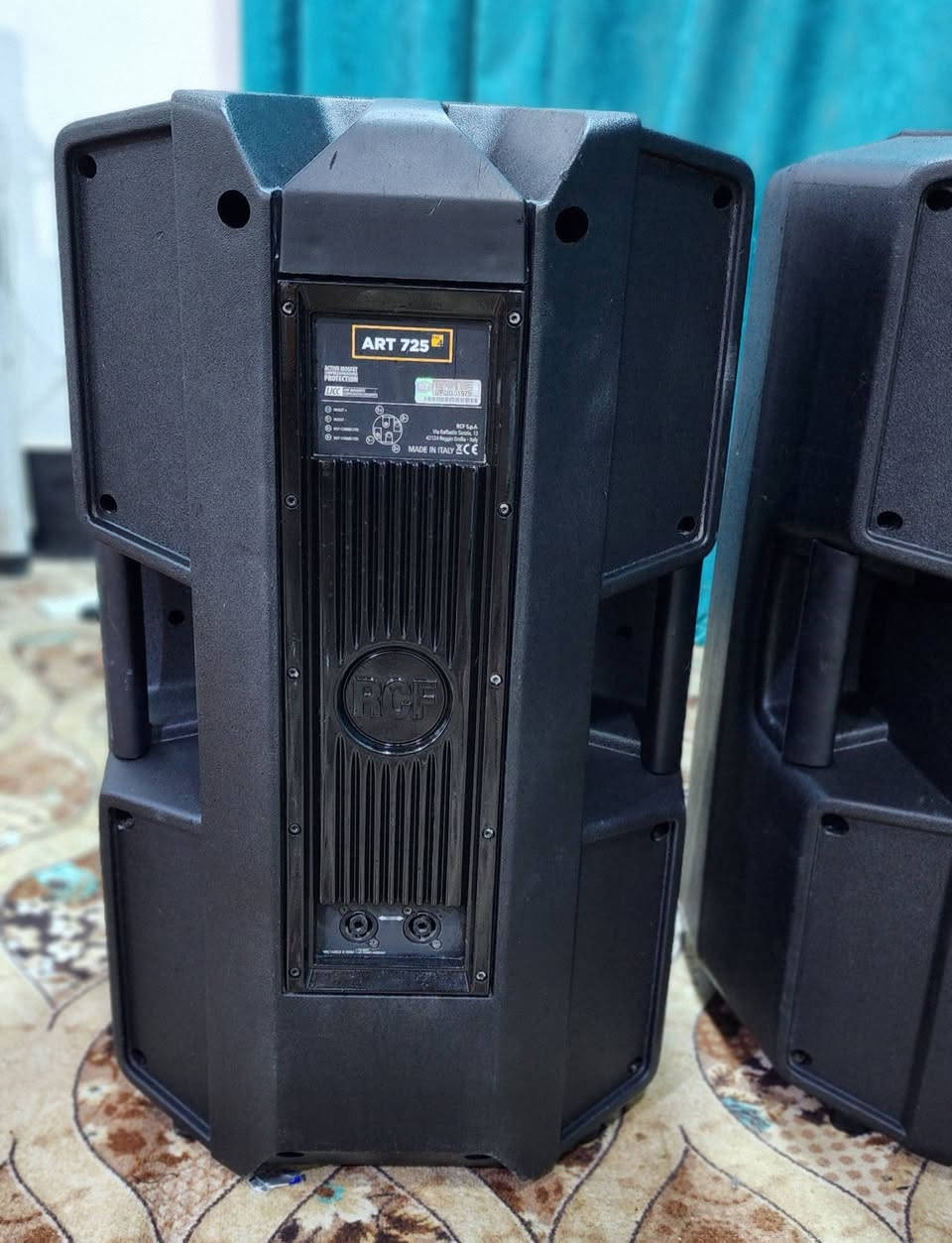 السلام عليكم سماعات rcf 725 اصلي للبيع مكاني نجف السعر ١٥ ورقة ***********
