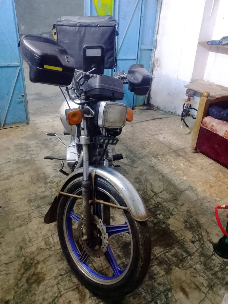 سلام عليكم ايراني سونك
5كير نضيفة شوف عينك تجفيت جديد 

مراوس او بيع 

رقمي ***********
