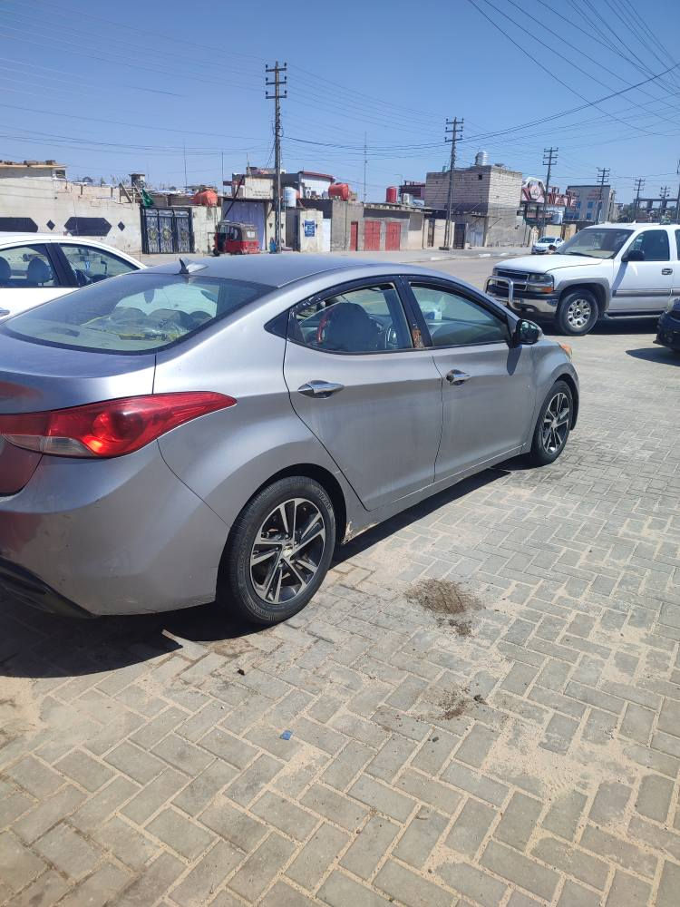 هونداي النترا موديل 2011 وراد أمريكي محرك بي صوت رواجز 1800  سياره نقصها تبريد وحداده مكان السياره المعقل دور الهنديه *********** سعرها 83 وبيها مجال البصرة, العراق
