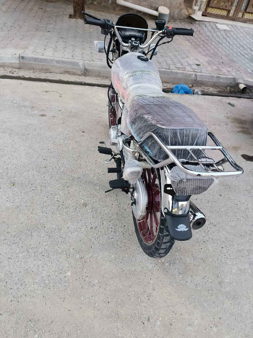 سلام عليكم سيفان موديل 2024اوراق للستفسار *********** سعر 750وبيها مجال
