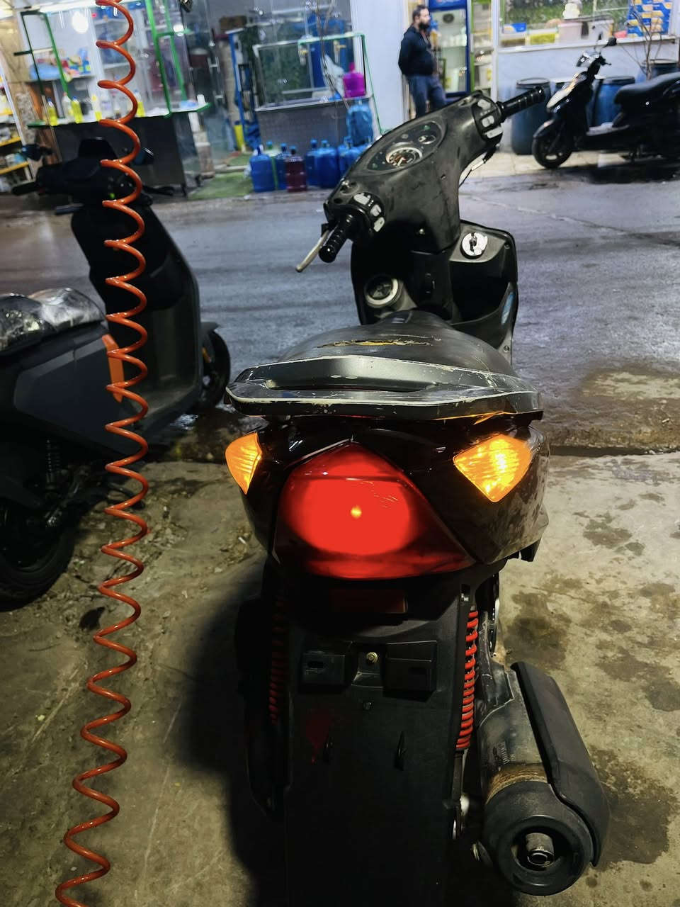 للبيع دراجة جي تي ار ثعلب دراجة كاملة مابيه نقص  مكينة بلادية كهربائيات كلهة شغالة كاملة للخير للبيع  سعر 500وبيهة مجال مكاني بغداد الكاضمية او الشعب رقمي***********
