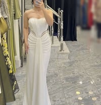 قياس ٤٤ • مستعمل قليل • هدية خطوبة