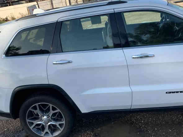 السلام عليكم جيب لاريدو موديل 2019فول السياره الاخير خليجيه ماشيه ٩٠ مثل مموضح بالسونار سعرها ٢٧٠وبيها مجال مكلف بالنشر الاستفسار رقم صاحبها ***********
