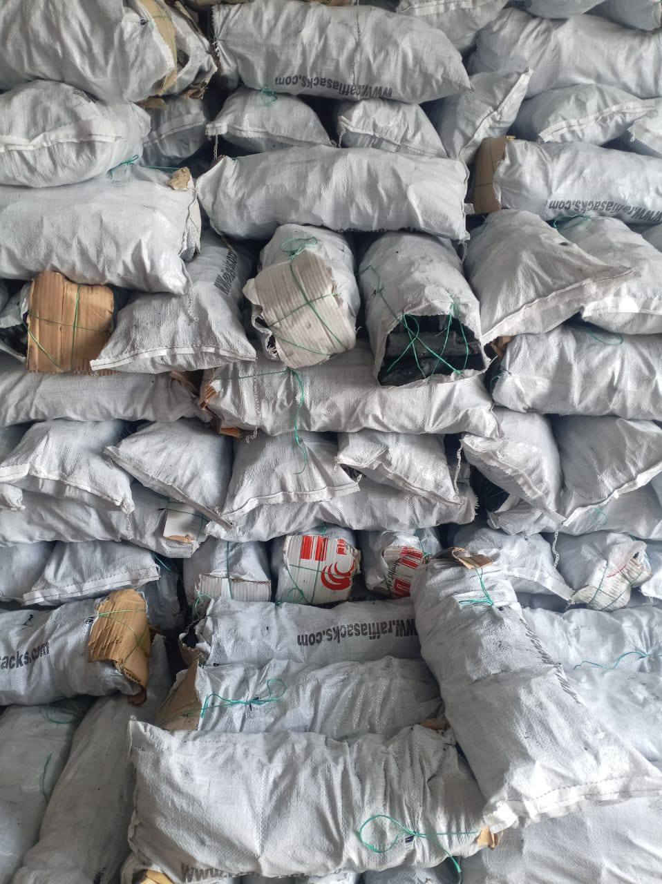 يتوفر لدينا كافة أنواع الخشب والفحم ومستلزمات الشواء
حديثه الحي العسكري مقابل العماره الصفره مجاور الدفاع المدني 
***********
