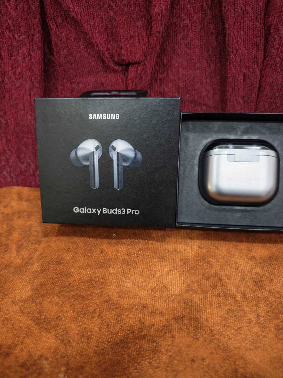 سماعة بلوتوث سامسونك بودز 3 برو بعدهي جديدة كسر كارتون ضمان وكالة استخدام فقط للتجربة لونهه فضي مكاني بغداد  الزعفرانية السعر 125 ألف رقم الموبايل ***********
