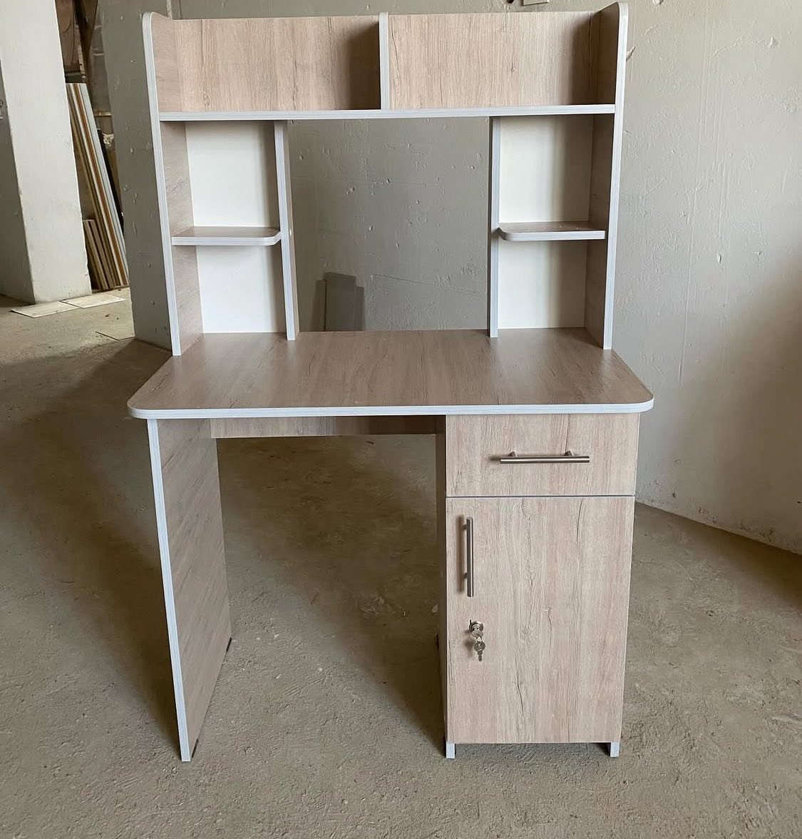 العرض ٨٠ العمق ٤٠  الرتفاع ١٢٠ 
سعر ٩٥ الف  

جمله سعر يختلف 
شغل عراقي  خشب صيني ١٨ ملم.  للتواصل واتساب ***********
