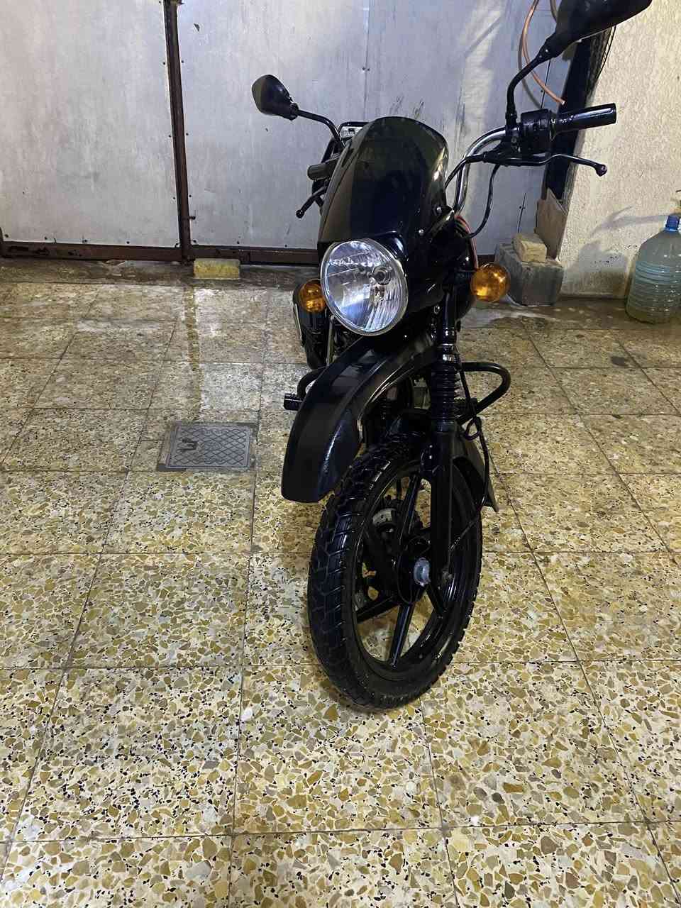 سلام عليكم بوكسر للبيع دراجه على ايدي موديل 22 مثل ماموضح بلصوره فقط مجفت تجفيت شركه كله بلاد رقم وسنويه باسمي (سعر مليون و600) ***********متواجد فيس'
