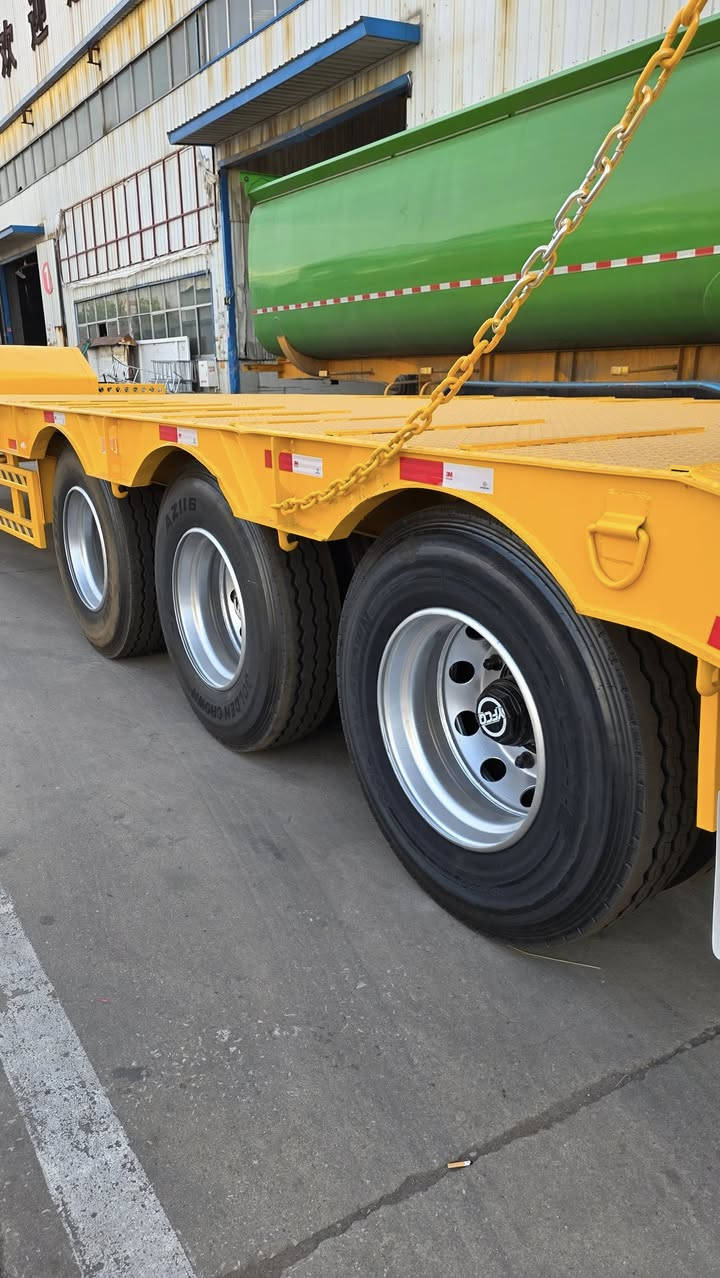“Check this out — my 13m triple axle lowbed trailer, built for 70-ton excavator hauling.”


**إذا كنت صاحب هذا الإعلان وتريد حذفه لأي سبب، رجاءا أرسل رسالة إلى الدعم الفني**