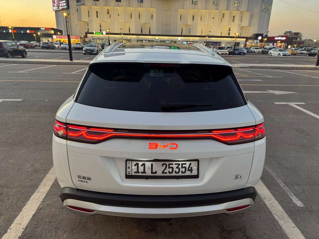 السلام عليكم للبيع BYD سونك L فول مواصفات 2025 رقم بغداد باسمي ماشية على 10 الف على البانزين وعلى الكهرباء 5 الف بيها تعديل شبر بالضبط بالجاملغ وكع الصبغ صبغته على كده والدعامية هم بيها شبر من جهت اليمنه مواصفات فلاك شب بنوراما كراسي كهرباء الامامية وتبريد وتدفئه وستيرن هيتر رادار امامي خلفي جانبي صندوك كهرباء مري ترحيب وشفط بطارية 120 كيلو تدعم الشحن السريع شاحن واير ليس 50 واط لد داخلي متغير بلادي 4 كامرات  مكاني بغداد الشعب او الاعظمية سعر 28 مليون و 800 الف *********** بغداد, العراق
