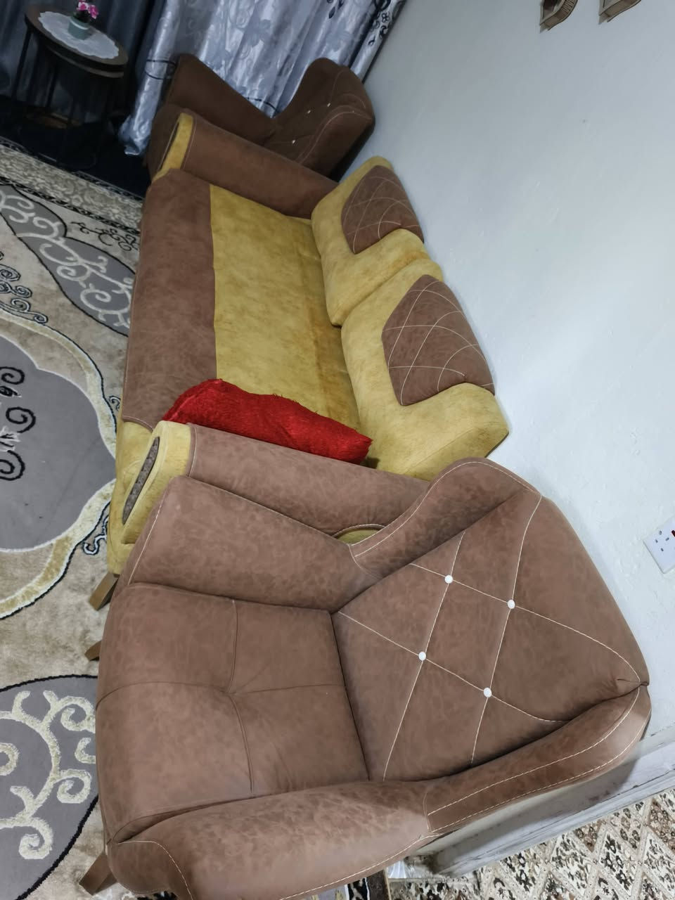 تخم تركي للبيع قنفات رجوة سلايت مع كراسي عدد ٤


**إذا كنت صاحب هذا الإعلان وتريد حذفه لأي سبب، رجاءا أرسل رسالة إلى الدعم الفني**