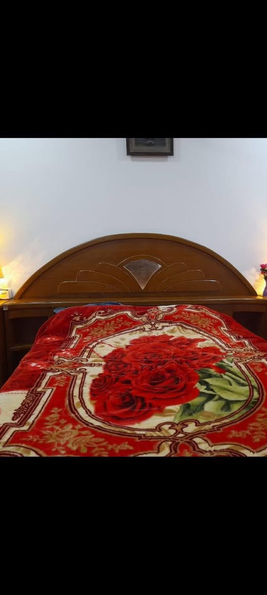 سلام عليكم جربايه تفصال عراقي تسكام مع التاج مع الصفاح مع ميز عدد اثنين مع الزاوية   شغل درجة أولى للبيع سعر 225 نظافتها مثل ما موضحة بالصور نظافة 80% العنوان بصره تنومه
هاتف ￼***********
