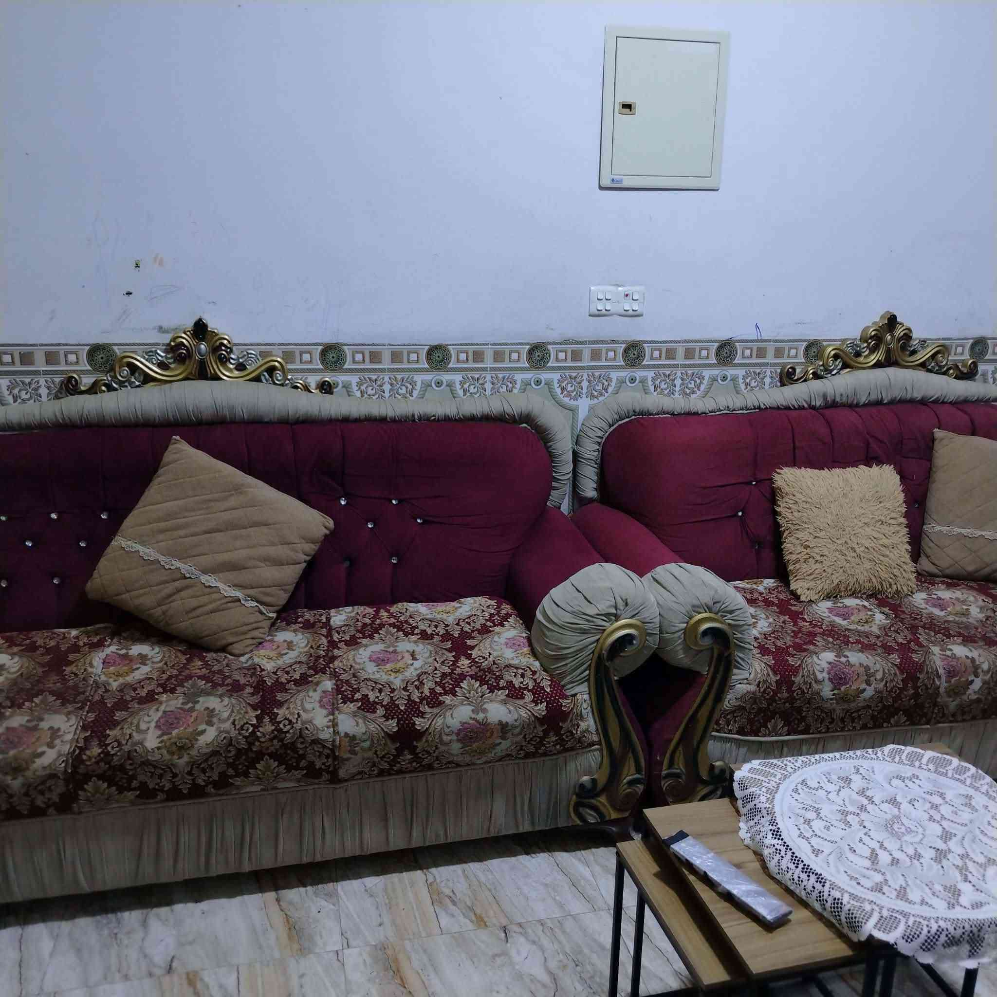 تخم السعر 300 وبيه مجال العنوان الصقلاوية مركز الناحية ***********
