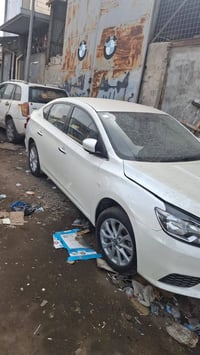 سياره نيسان 24 طلعناه من الشركه ونضربه السياره ما تشغل العقل ضارب مكين...