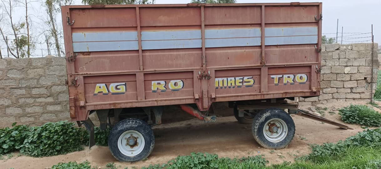 کاکوت هوڵوتاج تورکی لەگەڵ دوو عەرەبانە هەموی بەشەرت بۆ فرۆشتن نرخی 85گڵاو مەجال ***********    لل بیع کارودة هلوتاج ترکی ویاها تنین عرباین کلها بشرت سعر 85 ورق و بیها مجال حلبجة, السليمانية
