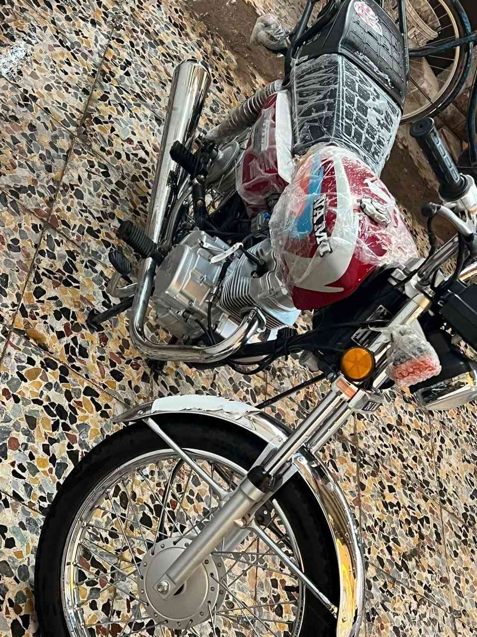 السلام عليكم دراجع لبيع نفس أوراق سكنر  لبل صوره مامفتوحهه موديل خمسه وعشرين خاص مارد فقط رقم//***********
