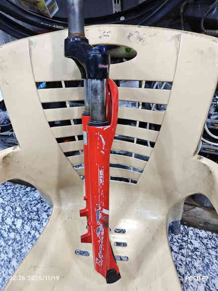 سلام عليكم 

دبل حجم 28 ماركة سيناتور مستخدم شغال يحتاجله تنضيف فقط 

تحكم قفل فتح+ ضبط الوزن 

سعره20مع التوصيل

نظافته بل صوره

متوفر توصيل جميع المحافظات 5
***********
