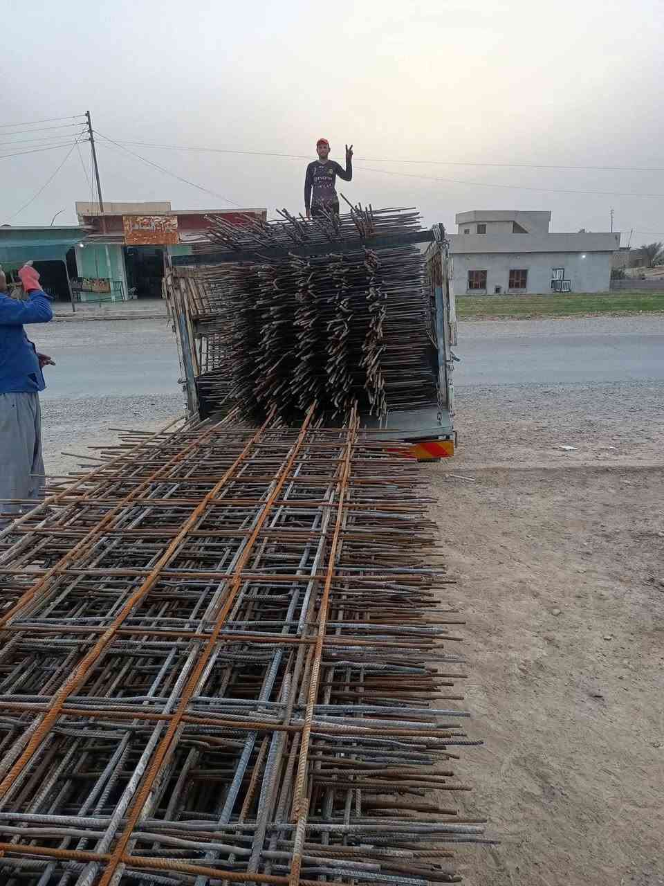 السلام عليكم
سمنت طاسلوجه 
سمنت دلته (جبل) 
حديد عراقي ماس950ألف 
حديد عراقي سليمانيه 810ألف
حديد عراقي ميد ستيل 850ألف
حديد عراقي سليمانيه  RK800
حديد ايراني 740ألف
صرايف شغل الموصل درجه اوله
يتوفر كافة الحجام من 10ملم حد 25ملم
بيارسي 12 متر مربع
*********** يوجد خدمة توصل داخل وخارج الزاب
ساحة ابو عرب
