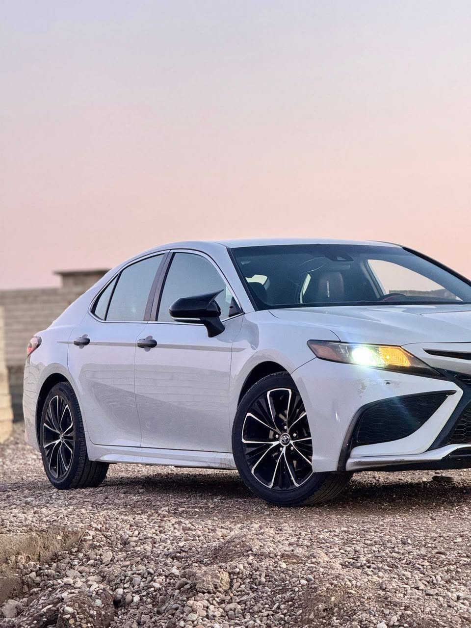 السلام عليكم كامري للبيع
موديل 22 
ضرر 3 قطع صبغ
بدون دواخل
مواصفات se
كير محرك شرط 
صدر تايرات كلو شرط
رقم كركوك معوقين 
وكاله عامه من الشرعي
السعر 190 وبيها مجال
للاستفسار ***********
