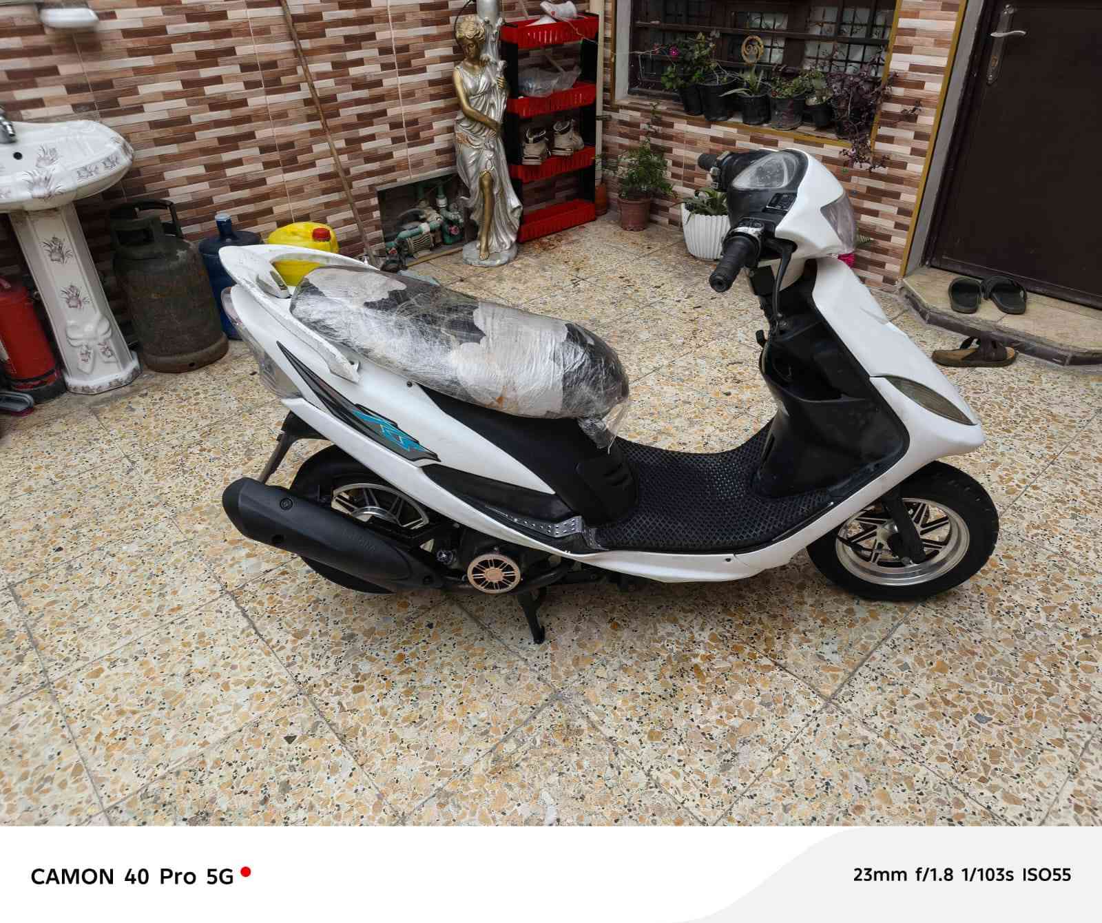 دراجة ماكس عدلة
كاملة ومكفولة من كلشي 
بغداد الحبيبية ***********
رايدهة ٦٠٠وبيهة مجال
