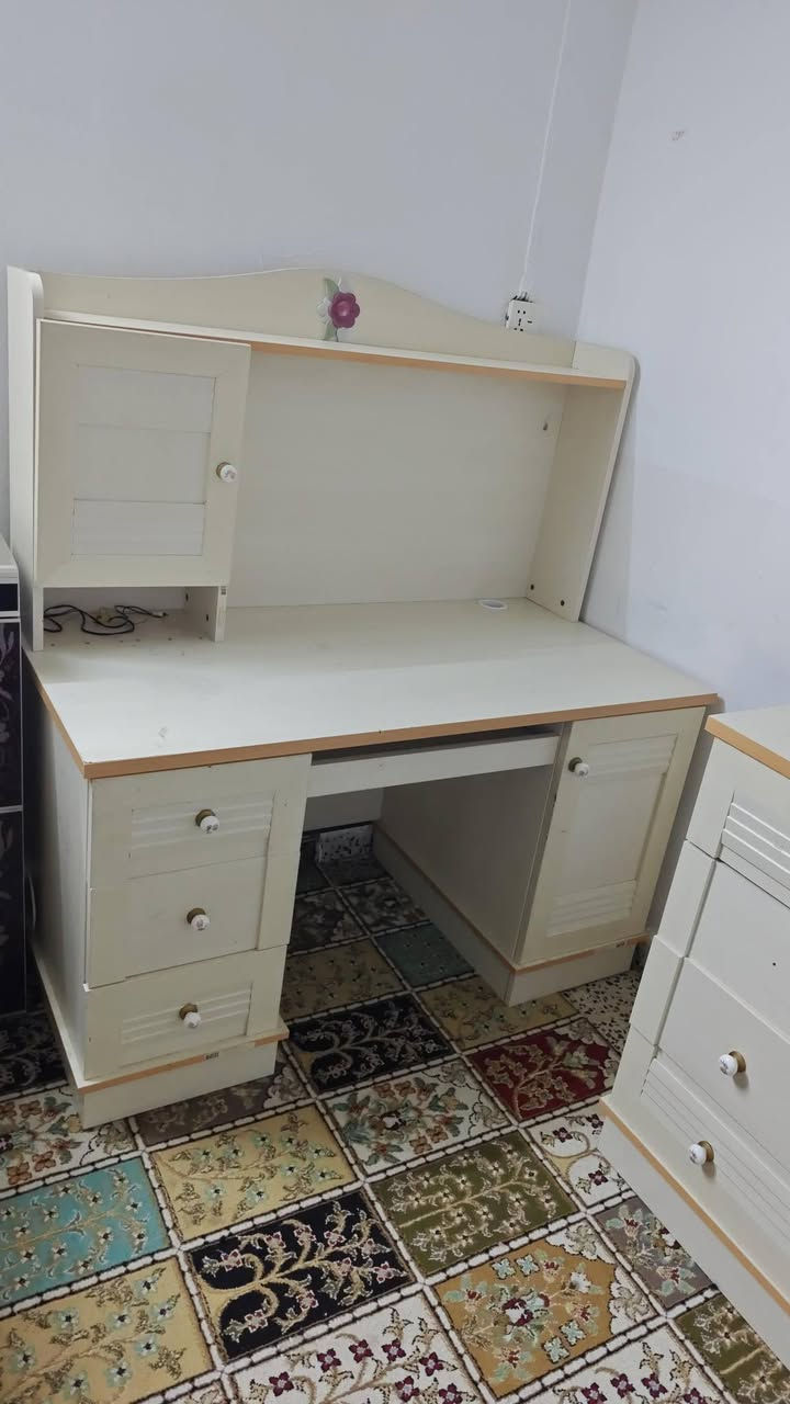 أغراض للبيع أسعار مناسبة الاستفسار ***********
