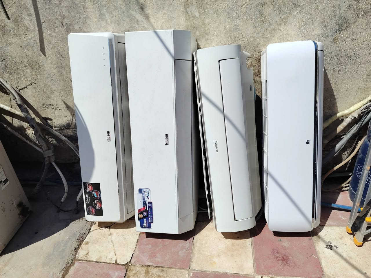 سبالت شرط الشغل حجم 2 طن نضيفه كلش
الواحد على 265 
***********//***********
