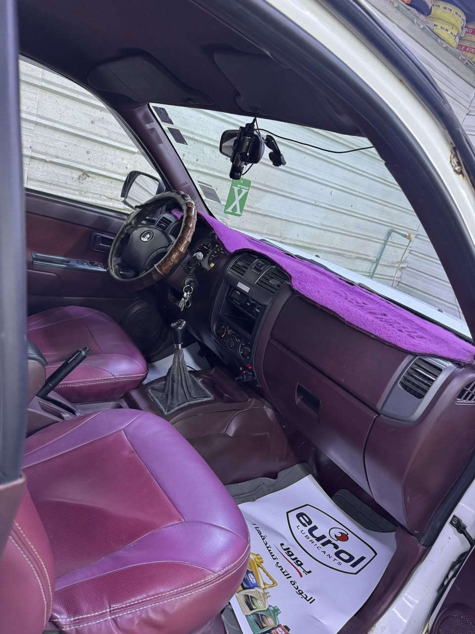 السلام عليكم .. للبيع بيك آب گريت ويل دبل قمارة موديل 2011 سنوية بأسمي ثاني يوم تحويلها رقم بغداد الجديد هزه جديد مساقطة بدون ضربه فقط خياسات بسيطه بيها گير ومحرك وصدر واكسل مكفولات ترايها زيرو تبريد تدفئة شغال باتري جديد دواخل نضيفه كلش رايدها 66 ورقه رقمي *********** مكاني بغداد الدورة
