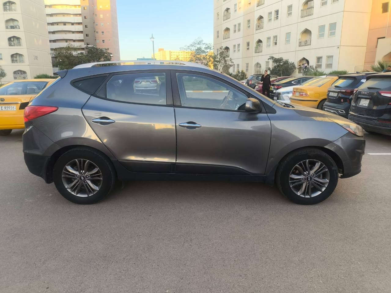 السلام عليكم هونداي توسان 2014
رقم بغداد  وارد امريكي 
بانوراما السيارة يرادلها ادامة بسيطة
سنوية 2026 تحويل ثاني يوم
مكينة 2400  فور ويل
ماشية ١٤٨ الف كيلو
كير مكينة خير من الله
حادثها وسونار موجود بالمنشور 
مكان سيارة بغداد مجمع بسماية 
*********** بي واتساب
سعر ١١٨ $
التبريد يراد ادامة
