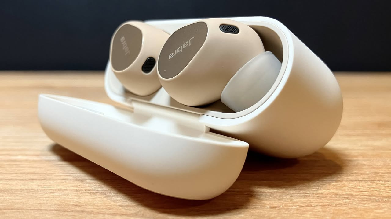 سماعات جابرا إيليت 10 (Jabra Elite 10) هي سماعات أذن لاسلكية رائدة توفر راحة فائقة بتقنية "ComfortFit" شبه المفتوحة، وتتميز بإلغاء ضوضاء نشط متطور (ANC) أقوى بمرتين من سابقاتها، بالإضافة إلى صوت دولبي أتموس (Dolby Atmos) المحيطي، و6 ميكروفونات للمكالمات الواضحة، وبطارية تدوم حتى 32 ساعة مع الحافظة سعر 90الف توصيل متوفر


**إذا كنت صاحب هذا الإعلان وتريد حذفه لأي سبب، رجاءا أرسل رسالة إلى الدعم الفني**