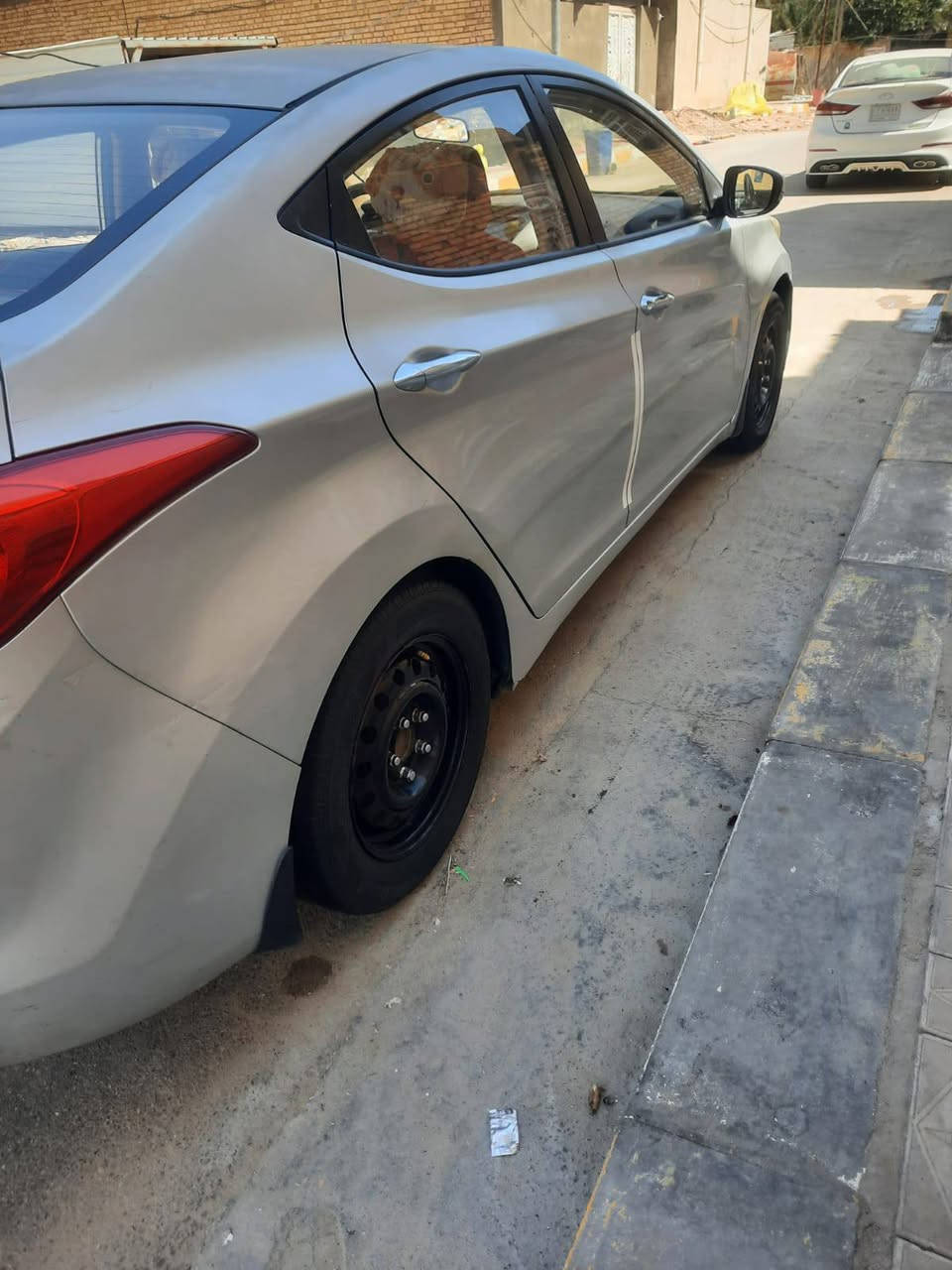 النترا 13 خليجيه كفاله بيها رشه صبغ طرف الدوسه ماكينه 600 جديد حداديه 80%*********** سياره مال جنان يريد يعيش بيه والله العظيم جديده كلش سياره بيها جراد
