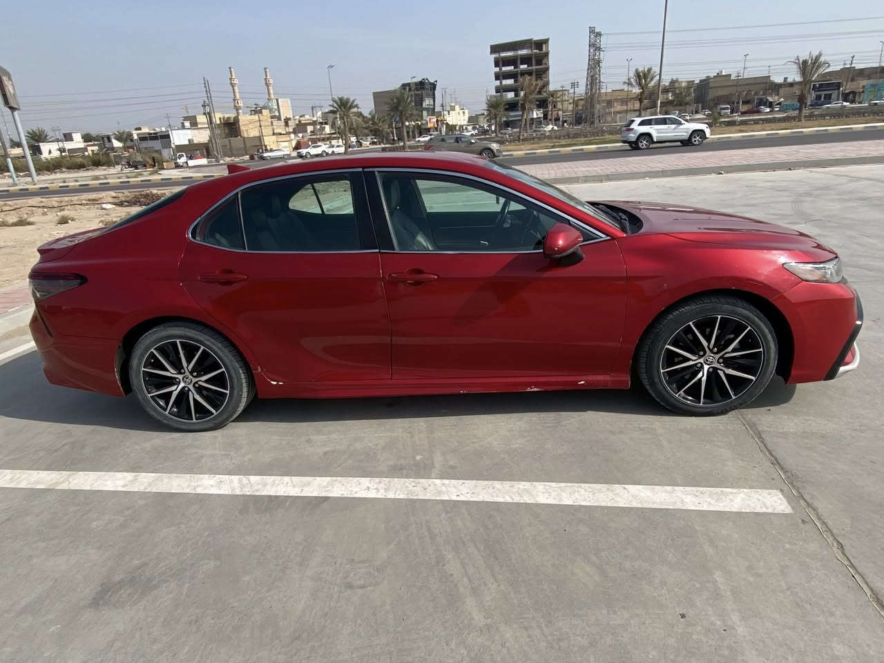 سلام عليكم تويوتا كامري للبيع2021 SE رقم بغداد معوقين حادثه موضح بالصور السعر 165 العنوان نجف للاستفسار ***********
