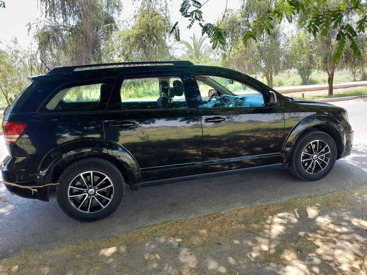 السلام عليكم اخوان جورني 
موديل 2018 رقم اربيل باسمي 
4 سلندر / 2400cc  
7 راكب
ماشية 76 حقيقي الف ميل 
تبريد 3 قطع  
تحكمات ستيرن 
مخابئ سريه 
بصمه 
جديده جدا واستعمال شخصي حادث مرفق بالمنشور 
جاملغ وبنيد بدون دواخل 
الباقي كفاله عامه 
السيارة جاهزة 100/100
 
مكان السيارة : بابل 

للأستفسار 
@
***********
