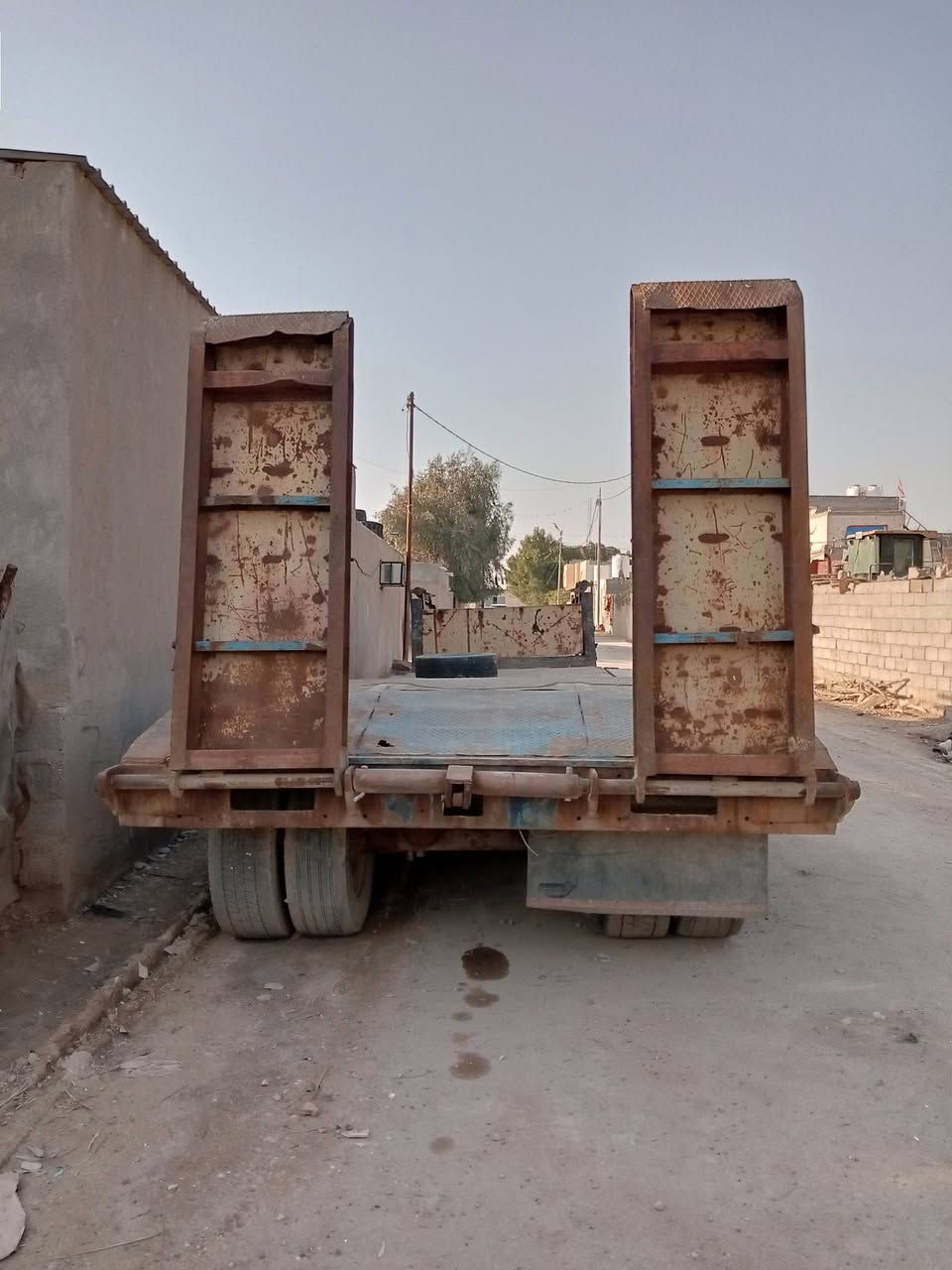 لودر نوع أمريكي ابو الحدبه طول 16هو وركبته للاستفسار الاتصال ***********
