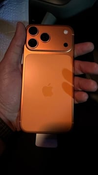 ايفون ١٧ برو ماكس ٢٥٦ مشحون ٣٠ مرة ضمان ماستر مستعجل متوازي ابيعه بملي...