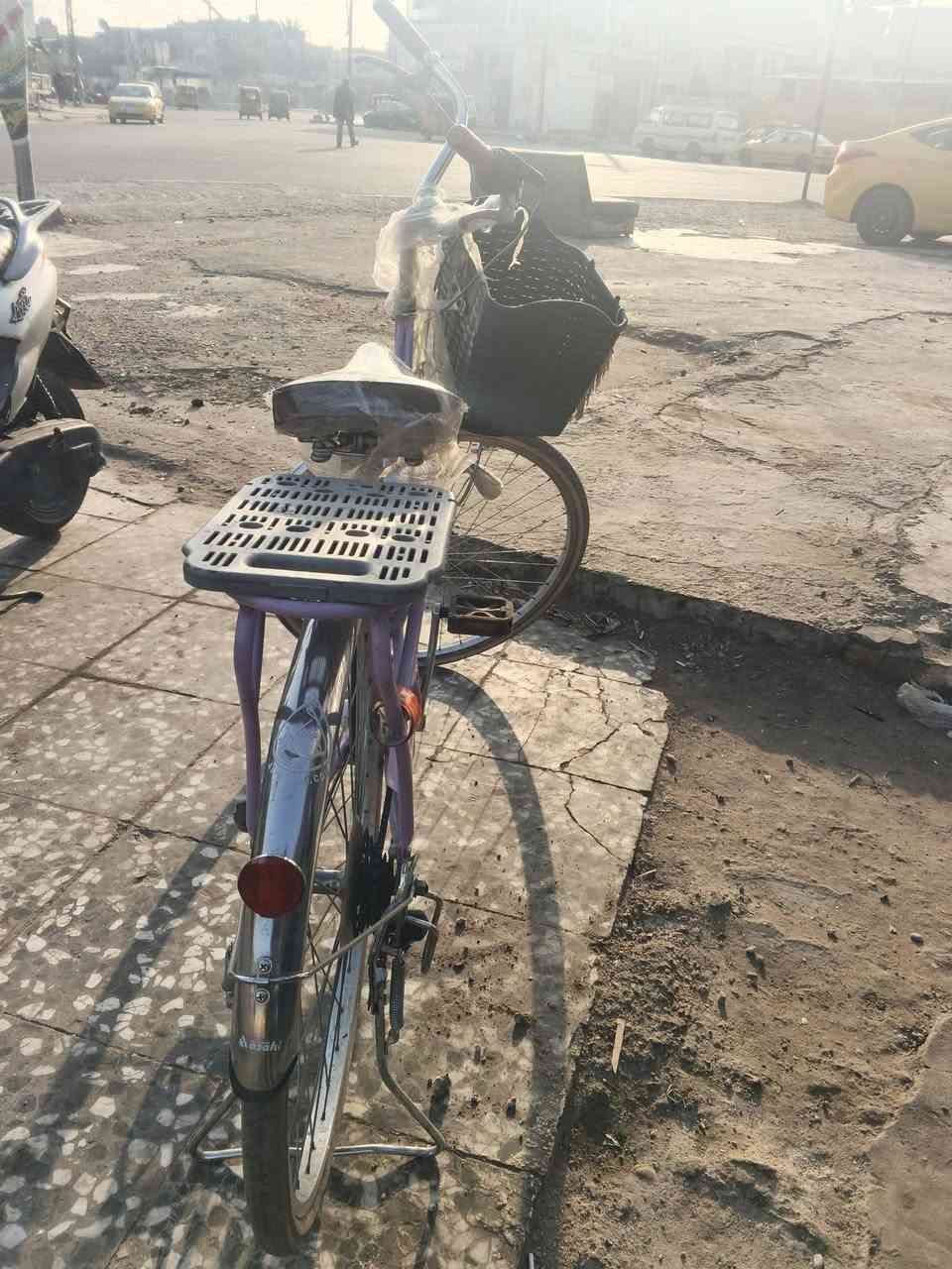 سلام عليكم بايسكل ياباني باله حجم 26 للبيع السعر 130 بي مجال حك الجيه وقم الهاتف ***********
