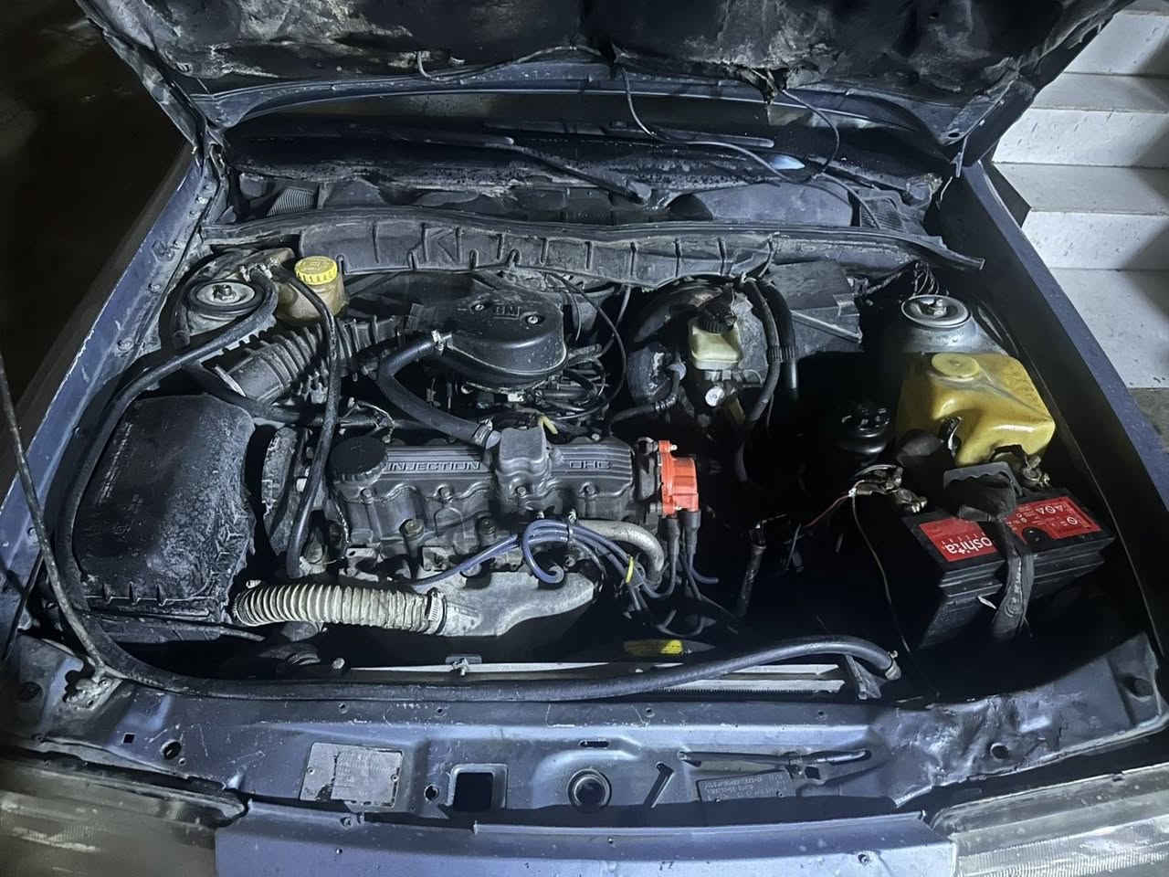 ئۆپل فیکترا مۆدێل 1991 مەکینە 18 مرخوب گێڕ ئۆتۆماتیک ئارمی پلاستیکی سلێمانیە بەشەرتی خرامە سەیارەکە مالی دۆستە تەقەورەقەی تیانیە گێروو مەکینەی  بەشەرتی فیتەر ڕزیوی نیە دەعمو لێدراوی نیە موسوو براوە بەشەرت سعری/37 گەلاو کەمێک معامەلە شوێن سلێمانی ژم./***********
