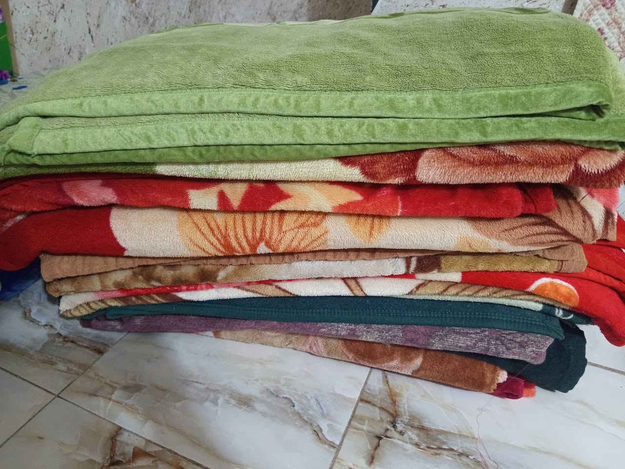 أغراض منزلية مستعملة للبيع 
البطانيات عدد عشرة
المخاديد عدد سبعة 
الاسفنجات عدد ستة 
غاز 
دفاية كهرباء عدد 2

العنوان كربلاء المقدسة/ حي الملحق / سوق الحبوبي/
التواصل على الواتساب 
‏‪+964 777 327 3764‬‏


**إذا كنت صاحب هذا الإعلان وتريد حذفه لأي سبب، رجاءا أرسل رسالة إلى الدعم الفني**