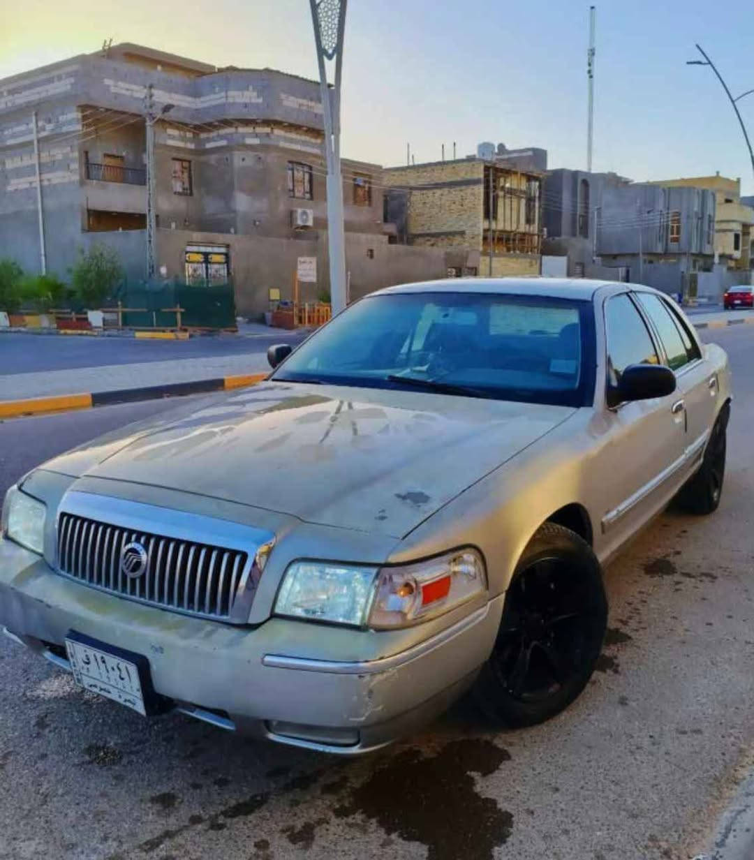 فورد كراند ماركيز 2007 
رقم بصره حرة تحويل ثاني يوم 
كير محرك تبريد حداديه كله جاهز 
السياره هواي صارف عليهه (حداديه كامله - كمبريسر.     وراديتر تبريد -تايرات -داينمو - بلكات ونوزلات ومجاول - ثلاجه مكينة جديده ) وبعد عندي غراض ماشادهن انطيهن ويه لياخذ السياره
السعر (43) وبيهه مجال مكاني بصره التنومه 
البدي شوف العين 
*********** البصرة, العراق
