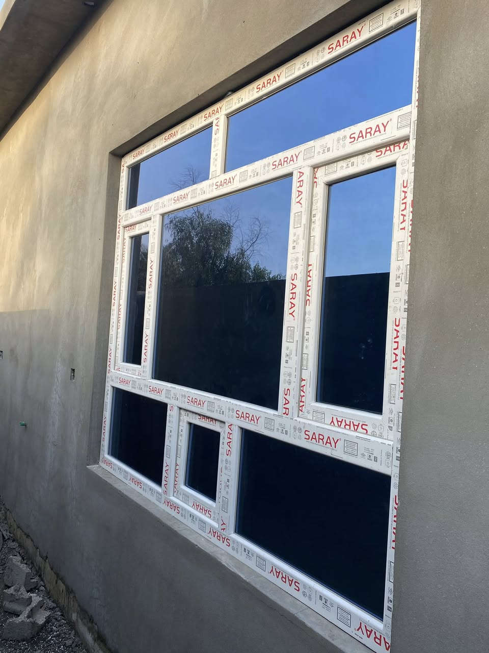 تم عمل وتثبيت شبابيك سراي تركي للأخ حيدر العامري في منطقة حد مكسر ان شاء الله ينال اعجابكم  سعر المتر 37الف دينار تحياتي للجميع اخوكم علي ياسين ***********
