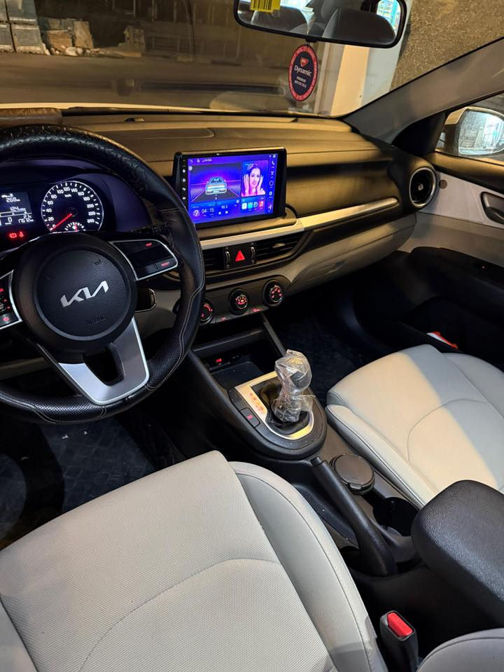 السلام عليكم
سيراتو موديل 2024 خليجي  الدوليه مكفوله ماشيه17/500
رقم بغداد محرك2000 سعر 192 او بيها مجال بسيط 
 وتساب ***********
