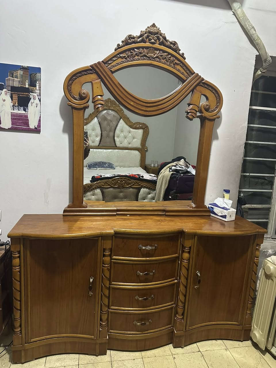 غرفه  عراقيه تفصال كنتور ٦ابواب كومدي ٢ ميز تواليت
الاستفسار الاتصال ***********
