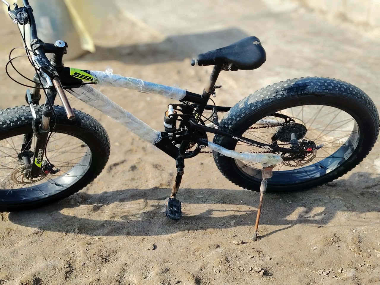 بايسكل دبابه للبيع حجم ٢٦ يتحمل وزن حتى ٢٣٠ كيلو اي استفسار اتفظل خاص


**إذا كنت صاحب هذا الإعلان وتريد حذفه لأي سبب، رجاءا أرسل رسالة إلى الدعم الفني**