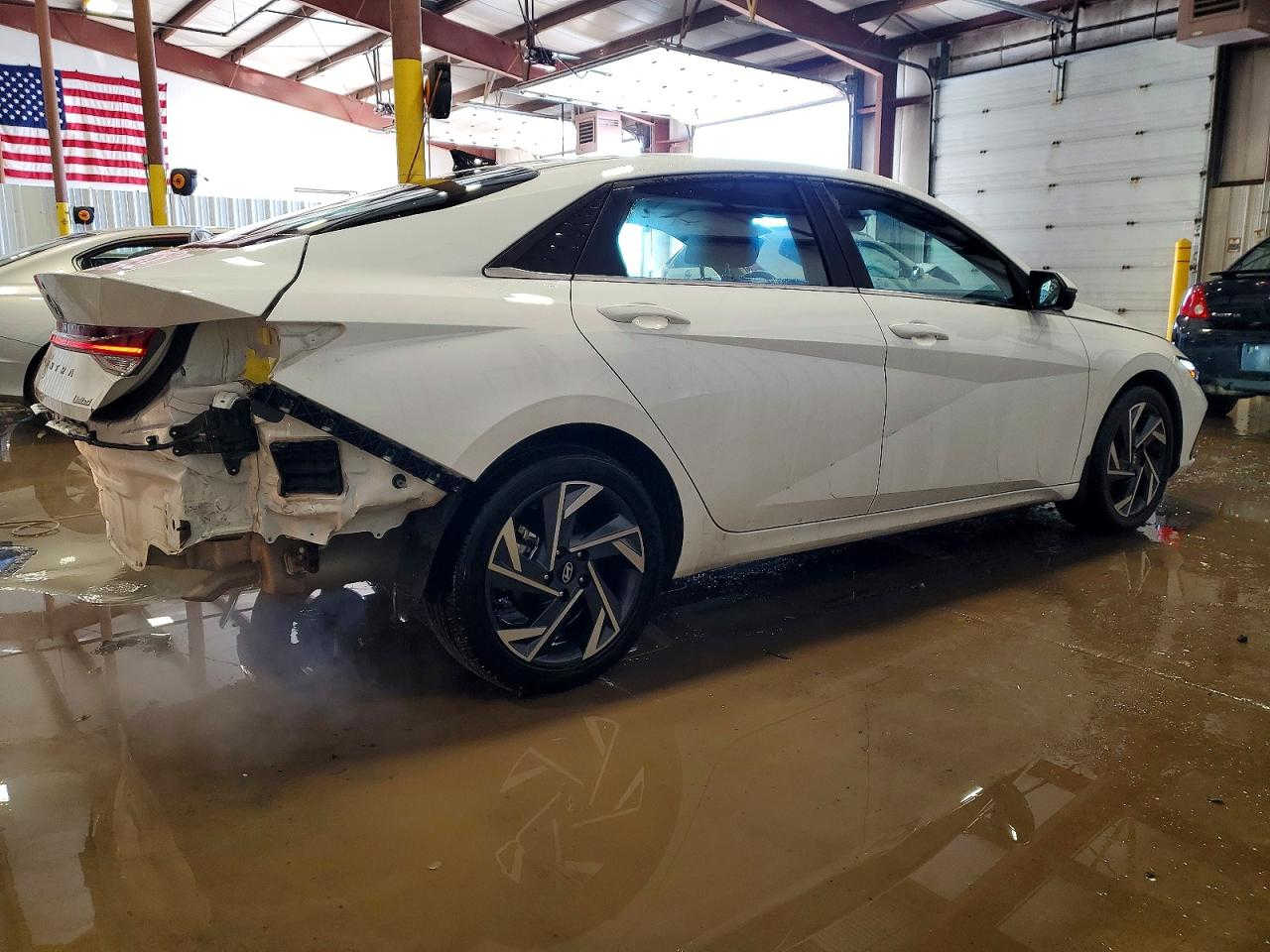 🚨 تنويه مهم
هذه السيارة معروضة في المزاد الأمريكي 🇺🇸
والمزايدة والشراء تتم عن طريق مكتب الباخرة للمزادات 🇮🇶
🔥 تدخل بكتاب الشهداء
───────────────
🚗 نوع السيارة:2024 HYUNDAI ELANTRA LIMITED
📅 تاريخ المزاد:الثلاثاء 03-03-2026
💰 السعر: يتحدد داخل المزاد
📊 الممشى:15323 ميل فعلي
🛠️المحرك: 4 سلندر / 2 لتر
───────────────

🔥 مجاناً مجاناً مجاناً
📄 تقرير كارفاكس مجاني بدون أي مقابل
───────────────

🚗 سحب السيارة خلال 24 ساعة من وقت التسديد
💸 حسابات مخفّضة وعمولات أقل من السوق
───────────────

🚢 الشحن متوفر من:
🇺🇸 🇨🇦 جميع الولايات الأمريكية والكندية
➡️ شحن مباشر إلى العراق
➡️ العقبة – جبل علي – ميرسين
───────────────

🛃 تخليص كمركي كامل من ميناء أم قصر
🏔️ تخليص كمركي إلى إقليم كردستان
🇯🇴 شحن مباشر إلى عمّان (العقبة)
🇹🇷 شحن إلى ميناء ميرسين – تركيا
───────────────

🏢 فروع الشركة:
📍 الفرع الأول: بغداد – السيدية – الإعلام
📍 الفرع الثاني: الإمارات العربية المتحدة – الشارقة – الصناعية 4
───────────────

👥 مجموعة البيع والشراء:
https://www.facebook.com/share/g/17pXXBgeeU/?mibextid=wwXIfr

───────────────

🎵 TikTok:
https://www.tiktok.com/@al_bakhera?t=8qGOLioZlVE&_r=1

───────────────

📞 للاستفسار والتواصل:
+9647739115599


**إذا كنت صاحب هذا الإعلان وتريد حذفه لأي سبب، رجاءا أرسل رسالة إلى الدعم الفني**