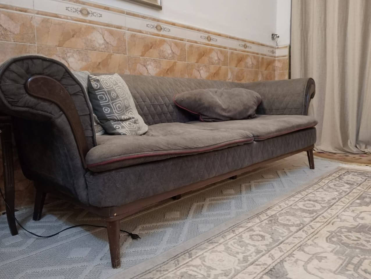 تخم تركي زان ٨ مقاعد ب٣٠٠ الف
***********  واتساب
