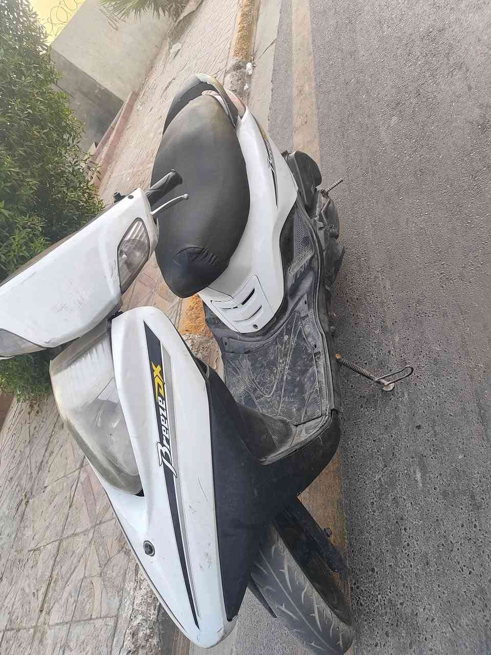 السلام عليكم ورحمه الله وبركاته للبيع دراجه بريز نقص باتري فقط محرك ناعم سعر 350قفل مكاني بغداد ساحه عدن هاتف ***********
