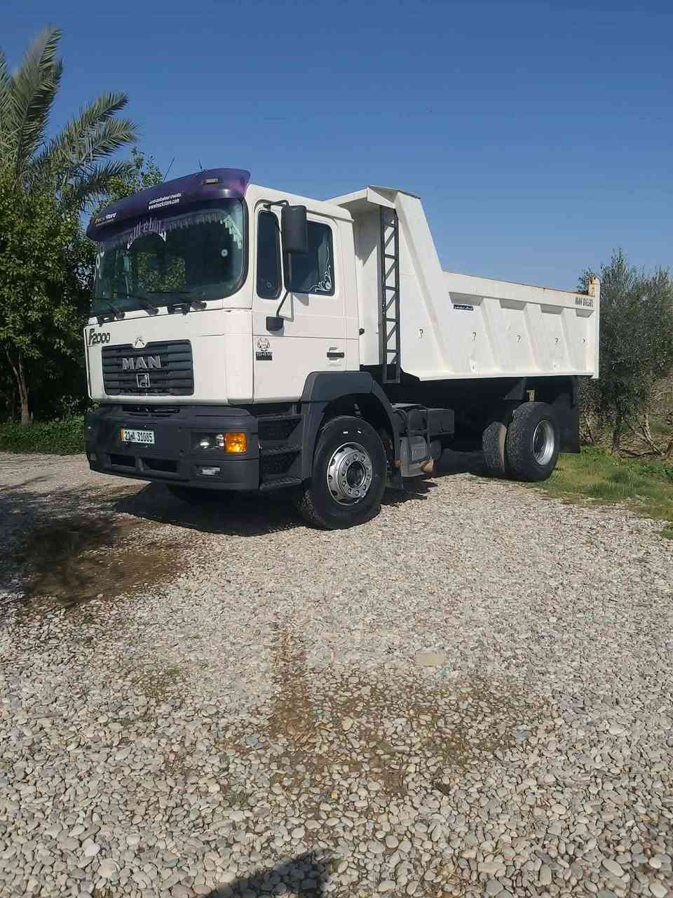 السلام عليكم ورحمة الله وبركاته 
مان 2001 صقر تك للبيع 
حجم المكينه 414 كير عادي حسيره 
اكسل برينة تخم تاير جديد 
سنوية ورقم وبراد وهزه كله جديد 
رقم الهاتف :  ***********
