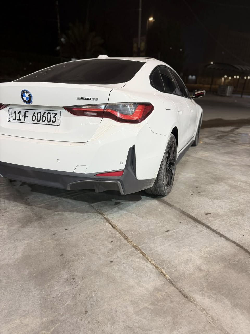 للبيع او مراوس حسب القناعة
BMW i4 eDrive35 M3
موديل 2024 
السيارة كهرباء بلكامل 
ماشية - 29 الف
.
‼️طلب الســعــر الاتصال فقط مناسب مناسب📮
.
‏‎بطارية ليثيوم ايون بسعة البطارية 84 (KWH) تقطع في الشحنة الواحدة ما يقارب الـ 500 كيلومتر
‏‎مدخلين شحن AC / Dc
‏‎الاضافات:
‏‎• فتحة سقف
‏‎• هاند بريك كهرباء مع نظام اوتوهولد
‏‎• عدة انظمة قيادة: Comfort / Sport / Eco Pro 
‏‎• هاند بريك كهرباء HOLD AUTO
‏‎• مقاعد جلدية فاخرة: كهربائية مع ذاكرة تخزين وضعية الجلوس
‏‎• تزيينات كاربون فايبر داخلية
‏‎• شاشة ثنائية منحنية مقاس 14.9 بوصة لنظام المعلومات والترفيه و 12.3 بوصة لشاشة السائق
‏‎• الشاشة تدعم التحكم بالأوامر الصوتية واللمس وإيماءات اليد Gesture Control وتدعم آبل كاربلاي وأندرويد أوتو
‏‎• ماوس للتحكم بالشاشة
‏‎• نظام ملاحة Navigation
‏‎• شاحن لاسلكي للهواتف المحمولة Wireless Charger
‏‎• بلوتوث / نقطة اتصال وايرلس WiFi Hotspot
‏‎• مخارج USB / AUX
‏‎• نظام الرؤية المحيطة 360 درجة بخاصية الـ 3D 
‏‎• تشغيل بدون مفتاح Keyless go
‏‎• نظام الدخول من غير مفتاح Keyless entry
‏‎• حساسات امامية وخلفية
‏‎• نظام تحذير من مغادرة المسار Lane Departure Warning
‏‎• نظام تحذير تغيير المسار Lane Change Warning
‏‎• مساعد الانتباه Attention Assistant
‏‎• مساعد اليقظة Attentiveness assistant
‏‎• نظام تحذير السرعة Speed Warning
‏‎• نظام تدخل التوجيه الذي يساعد في تعديل اتجاه السيارة تلقائيًا للحفاظ على المسار Steering Intervention
‏‎• نظام التحذير من الاصطدام الأمامي والخلفي Forward & Rear Collision Warning
‏‎• مانع انزلاق
‏‎• مثبت سرعة Cruise Control
‏‎• تحكم كامل في المقود مع أوامر صوتية
‏‎• غيارات عالستيرنج Paddle Shifters
‏‎• طارة مدفأة
‏‎• اضاءة ليد داخلية متعددة الألوان Ambient lighting
‏‎• اضاءة ترحيبية
‏‎• أضوية ليزر BMW Laser lights
‏‎• ليد BMW LED headlights
‏‎• مصابيح نهاريةLED ‎
‏‎• مصابيح خلفيةLED ‎
‏‎• جنطات قياس 19 انش
‏‎• مرايا كهرباء
‏‎• مرايا قابلة للطي كهربائيا مع اشارات انعطاف
‏‎• مكيف خلفي منفصل
السياره بصيط صبغ جاملغ وباب فقط وراجع على الابلاد 
بدون برغي نقص
مكان بغداد الكرخ
.
‼️طلب الســعــر الاتصال فقط مناسب مناسب 
.
رقم ***********
