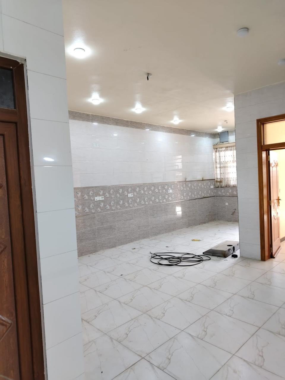 دار مساحة ١٥٠ متر بناء حديث طابقين خلف المعهد التقني /التحرير
السعر/١٣٥مليون 
للاستفسار/***********
