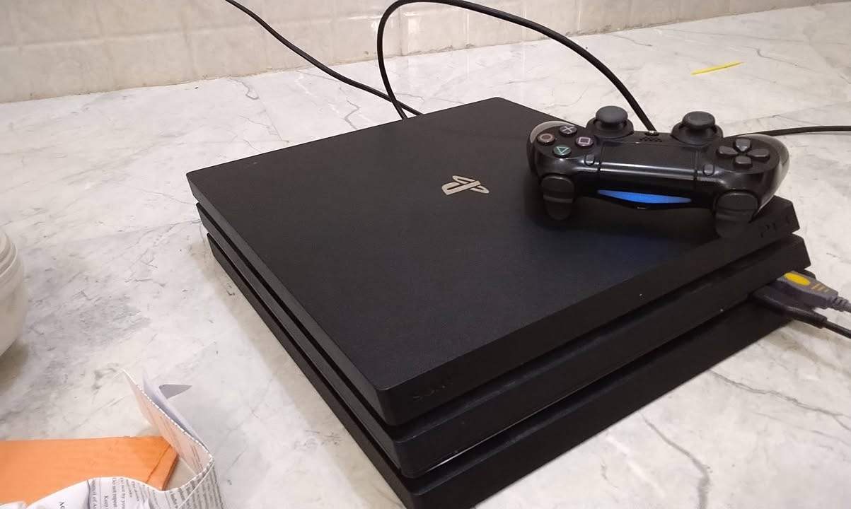 بلي 4 برو مهكر 260 الف قفل
نظام 11.00
مع جويستك اصلي + واحد تجاري
70GB هارد+
موجوده كارتونتة وملحقاته الاصلية
نظيف وخالي من المشاكل 
واتساب او تليكرام ***********
مكاني كربلاء
