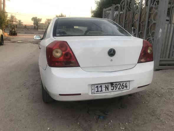 السلام عليكم ،، جيلي أم كي 2012 مصبوغة حزام كير محرك تبريد تدفئة خير من الله والسيارة رقم بغداد انكليزي قبل اسبوع مبدلة وهزة جديدة سعرهه 45 وبيهه مجال ،، مكاني بغداد الزعفرانية وهذا رقمي   ***********
