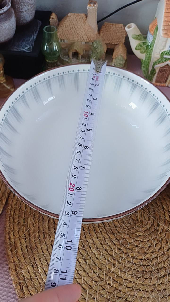 طواجن بوهيمي عدد ٢ بايركس تدخل فرن وهي بنفس الوقت مثارد كبار 
القطعة ب٥٠٠٠ وثنينهم ب ٩٠٠٠
صحون تقديم عميقة عدد ٢ ب٢٥٠٠ 
وكاسة شوربة ب١٠٠٠


**إذا كنت صاحب هذا الإعلان وتريد حذفه لأي سبب، رجاءا أرسل رسالة إلى الدعم الفني**